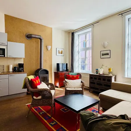 Fewozauber - 5 Klosterstrasse, Direkt Am Schloss, Garten, Kueche, 2 X Kamin, Fahrraeder Abstellbar *