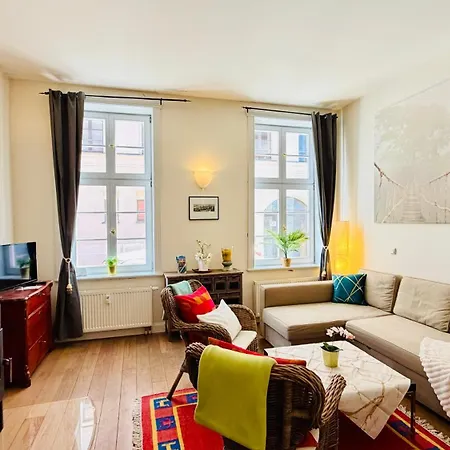 Tatil Evi Fewozauber - 5 Klosterstrasse, Direkt Am Schloss, Garten, Kueche, 2 X Kamin, Fahrraeder Abstellbar *